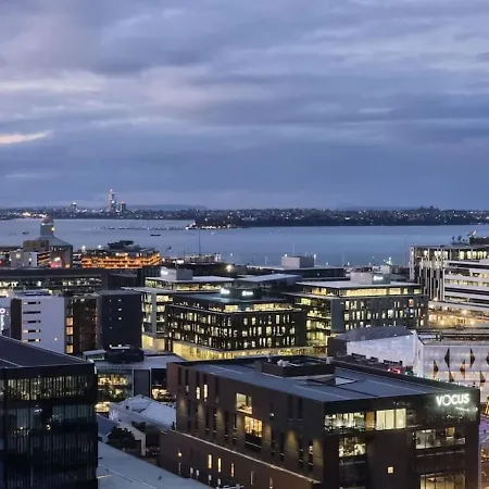 Union Green Apt W Stunning Views - Free Parking